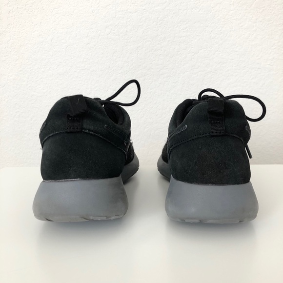 Nike Roshe Sneakers - Black/Grey - Women’s 8 - Picture 4 of 9
